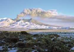 2018 Rutherford Lecture : Photo of Mt Ruapehu 1995 eruption